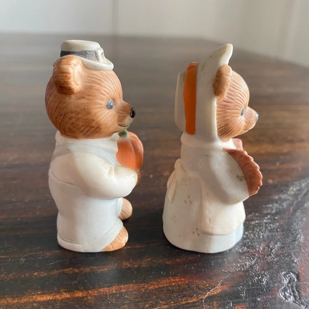 Vintage Homco 5312 Thanksgiving Pilgrim Bear Figurines Pumpkin Turkey‎ Set of 2